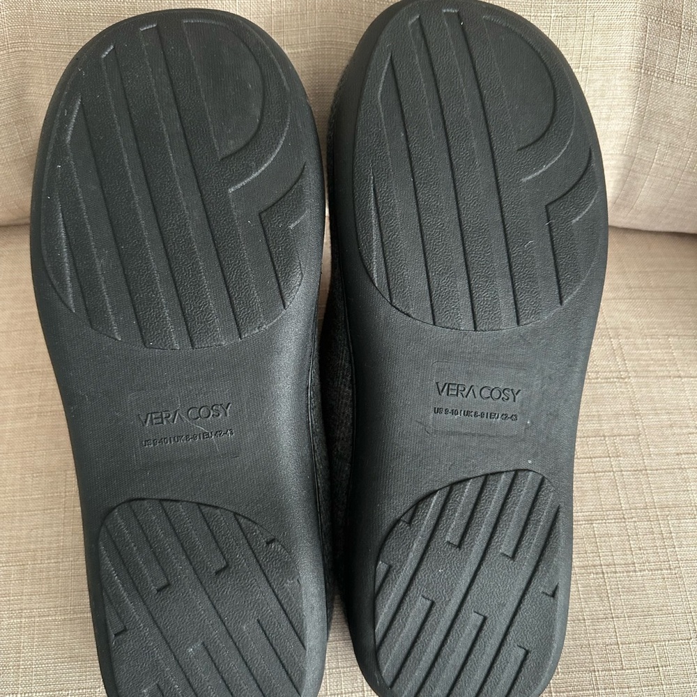 VeraCosy Men's Two-Tone Memory Foam Slippers, Durable Rubber Sole Size 9-10 - Picture 5 of 5